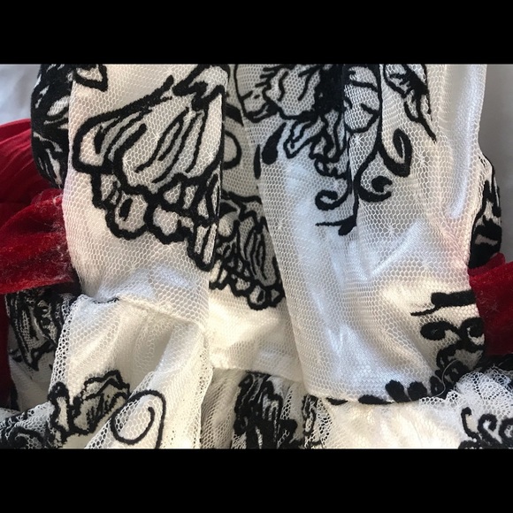 NANNETT GIRLS Embossed Rose Velvet Sash Dress 4 - Picture 6 of 10